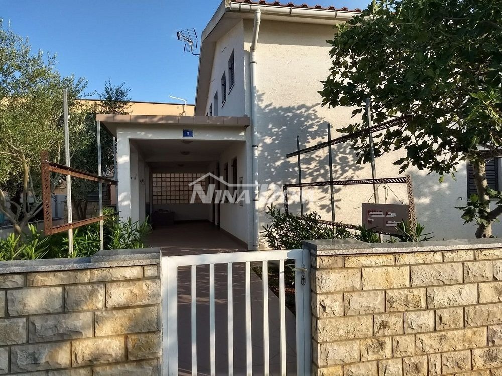 Proprietà di famiglia con un bellissimo giardino