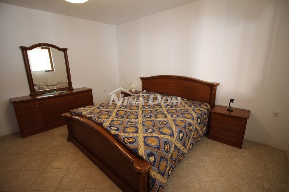 Proprietà di famiglia con un bellissimo giardino