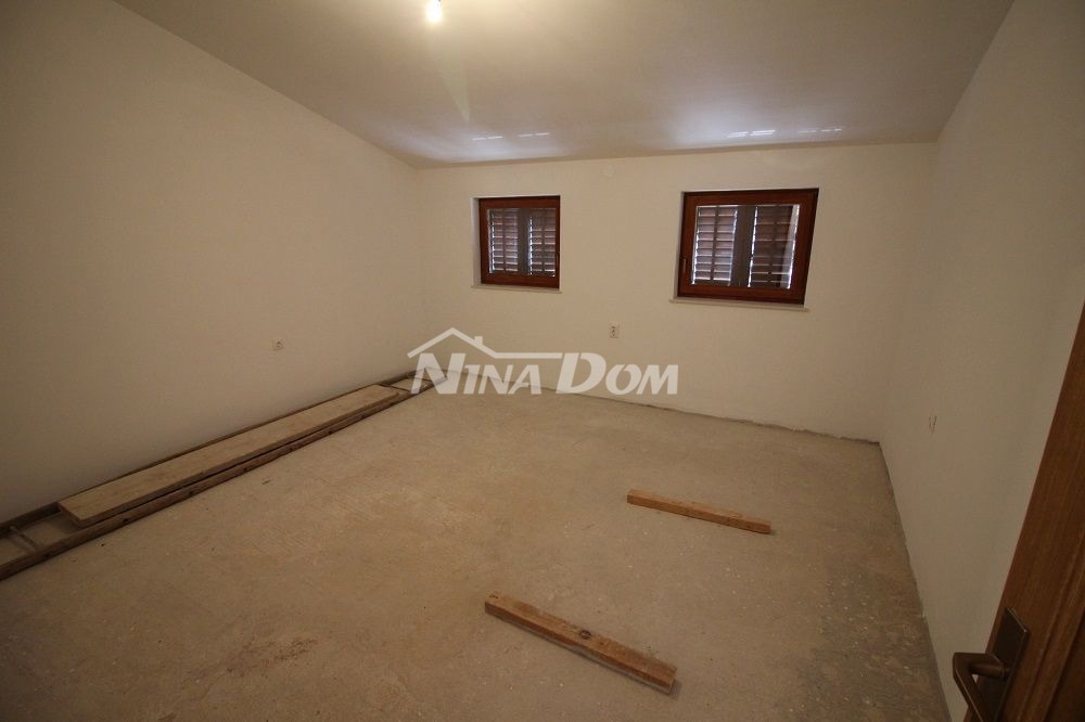 Proprietà di famiglia con un bellissimo giardino