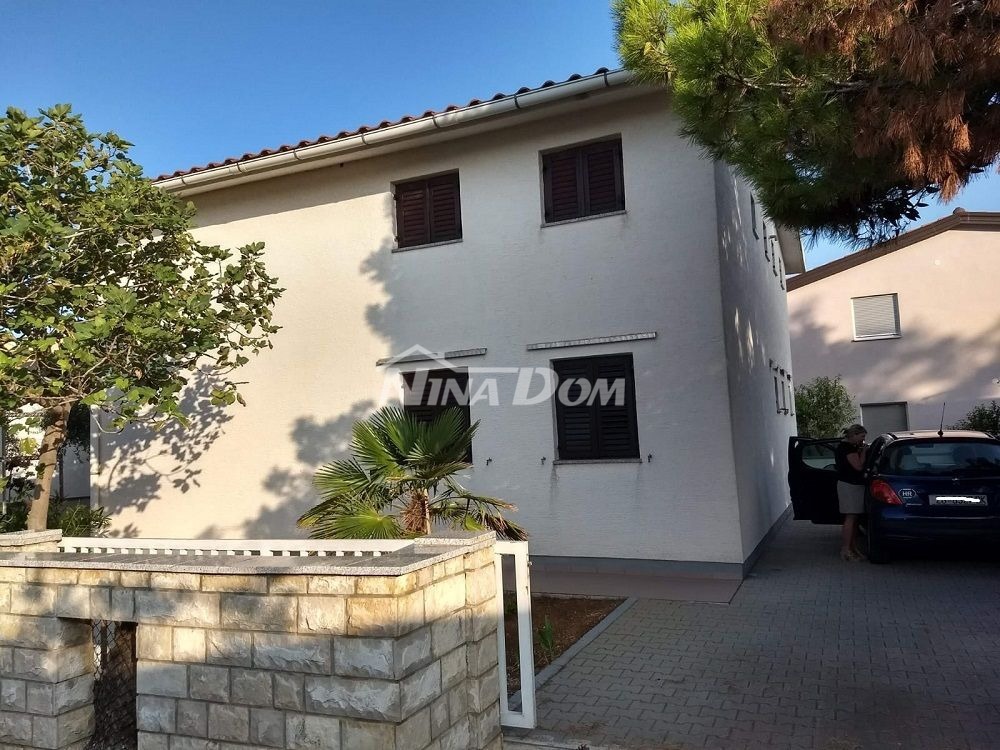 Proprietà di famiglia con un bellissimo giardino