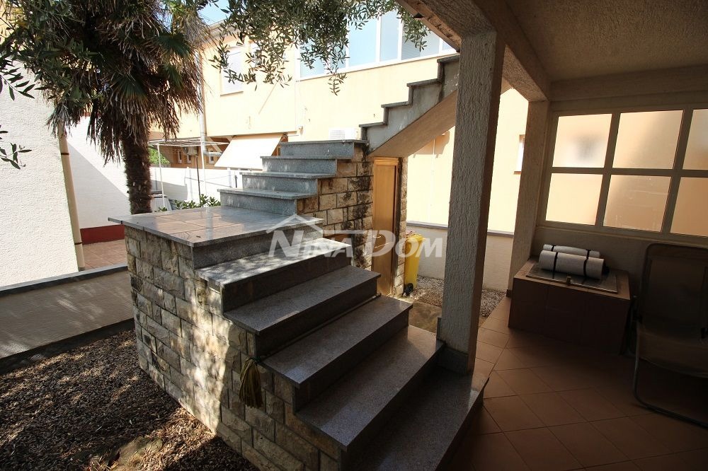 Proprietà di famiglia con un bellissimo giardino