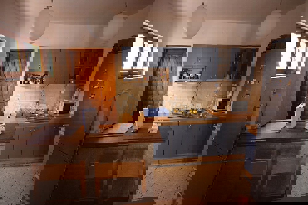 Proprietà di famiglia con un bellissimo giardino