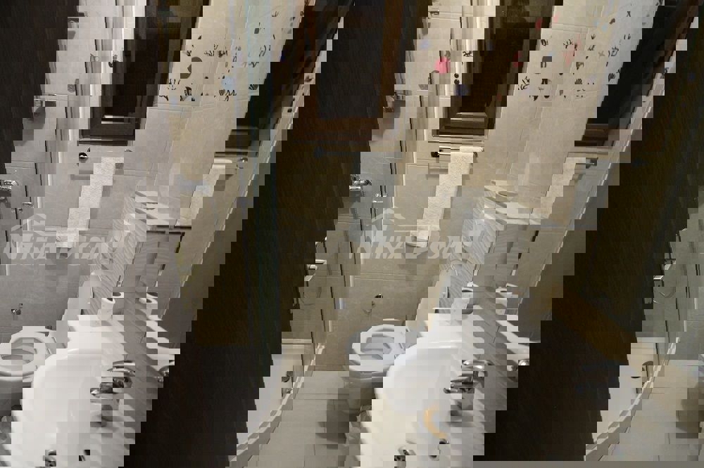 Proprietà familiare con garage e ampio giardino a 180 m. dal mare