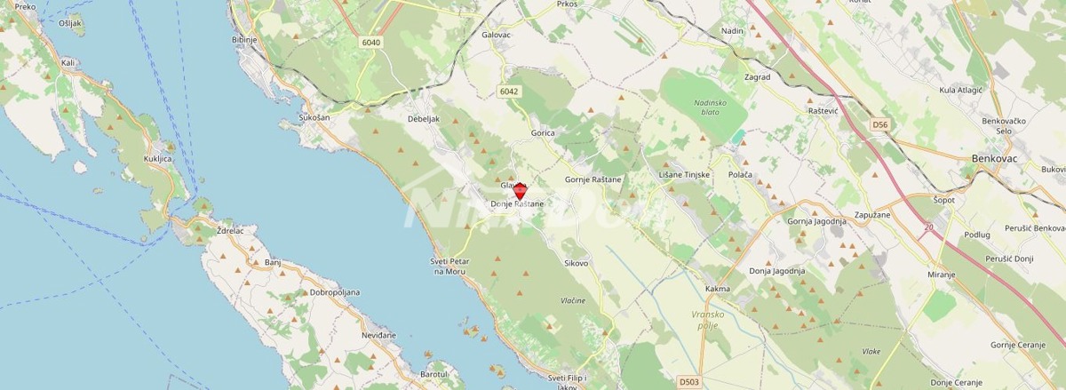 Terreno edificabile di 7779 m², a 15 min da Zara – Oasi di pace vicino alla città