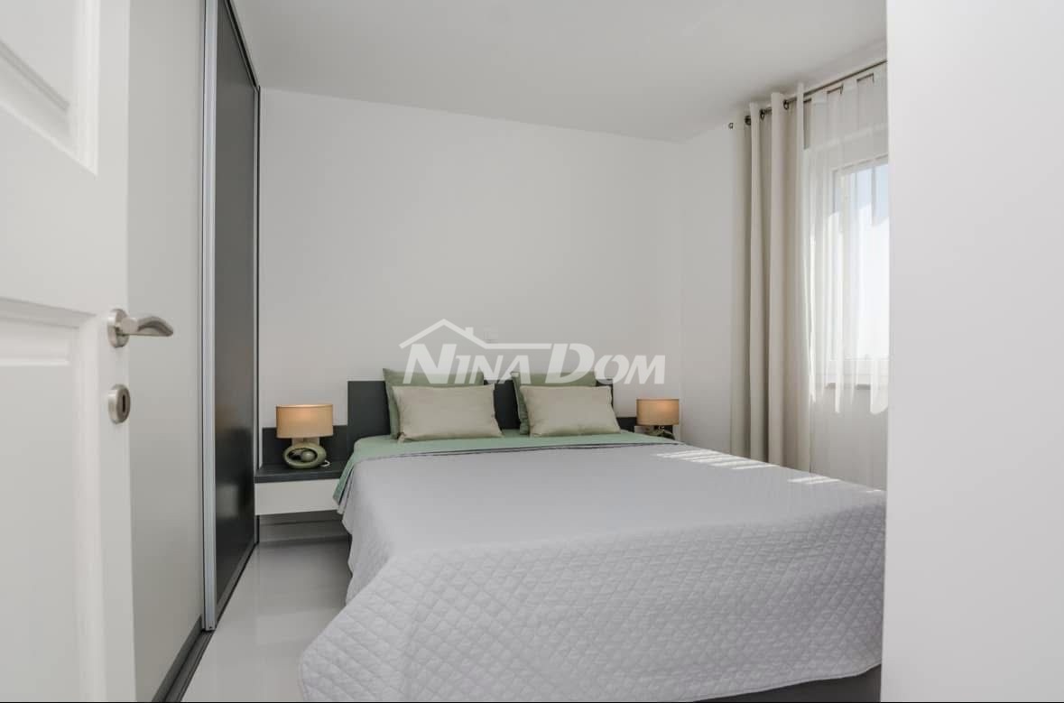 Palazzina con tre unità abitative, completamente attrezzata.