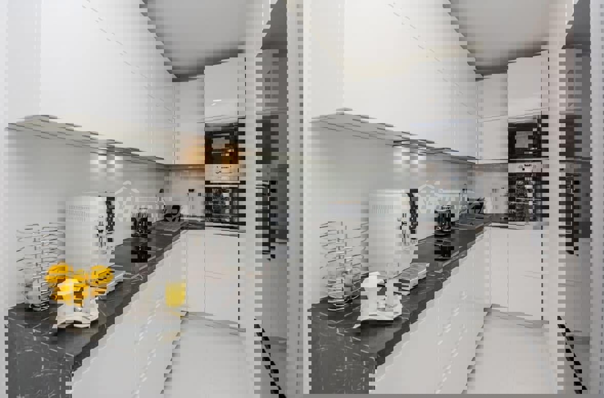 Palazzina con tre unità abitative, completamente attrezzata.