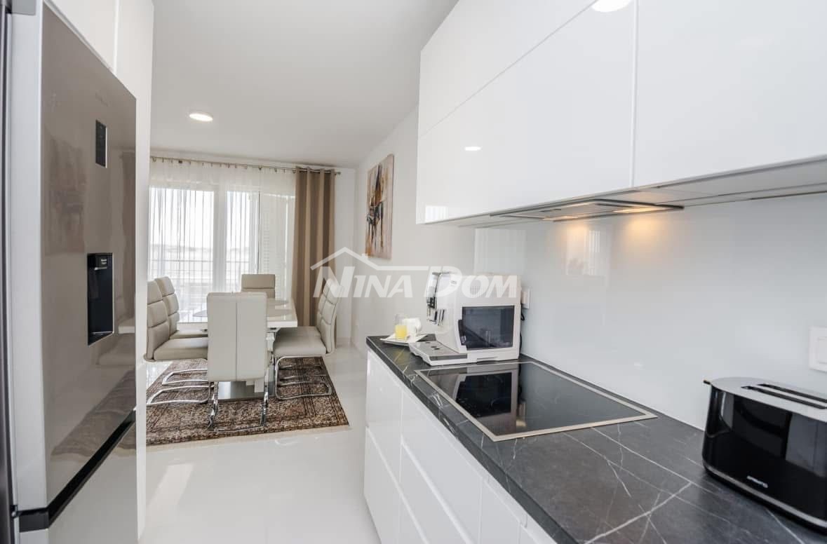 Palazzina con tre unità abitative, completamente attrezzata.