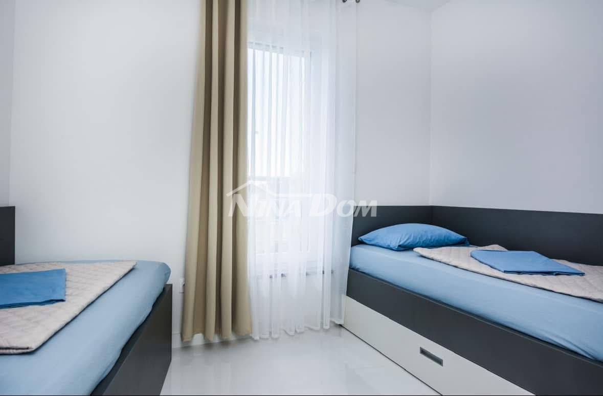 Palazzina con tre unità abitative, completamente attrezzata.