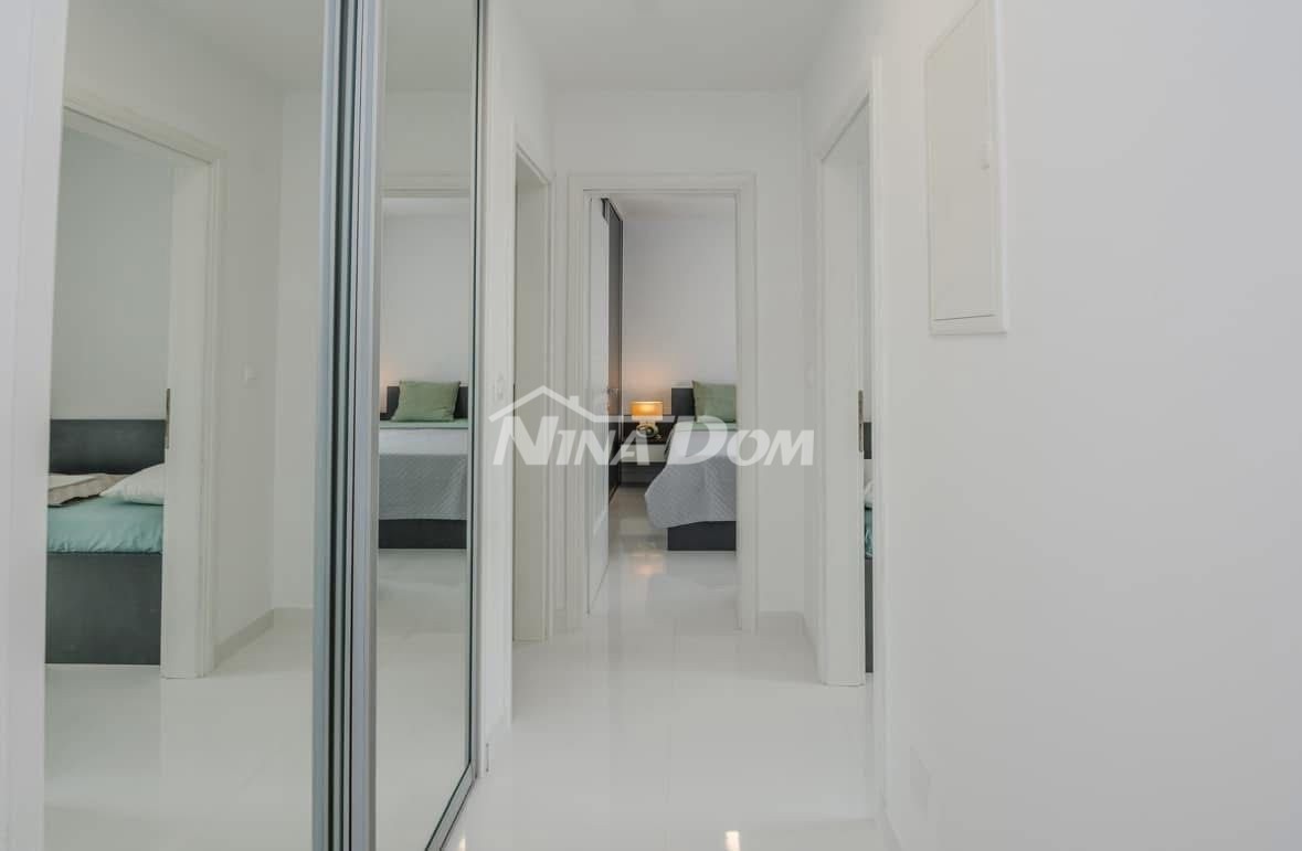 Palazzina con tre unità abitative, completamente attrezzata.