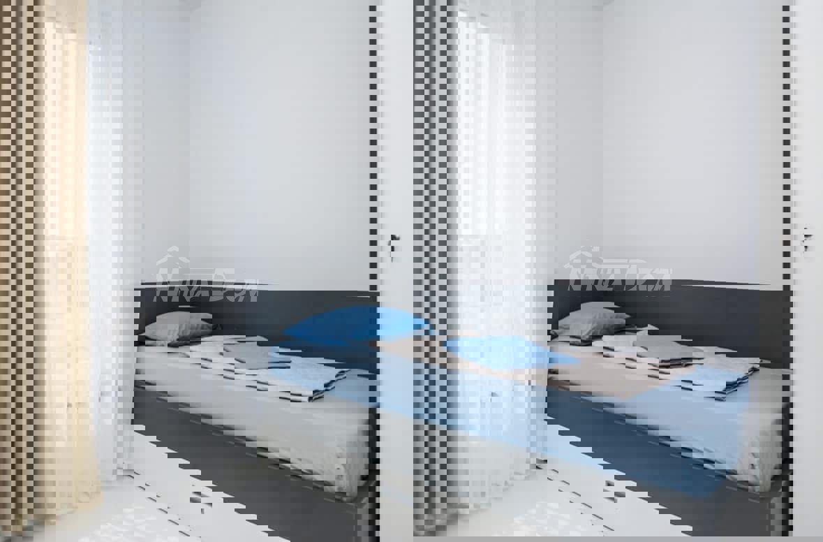 Palazzina con tre unità abitative, completamente attrezzata.