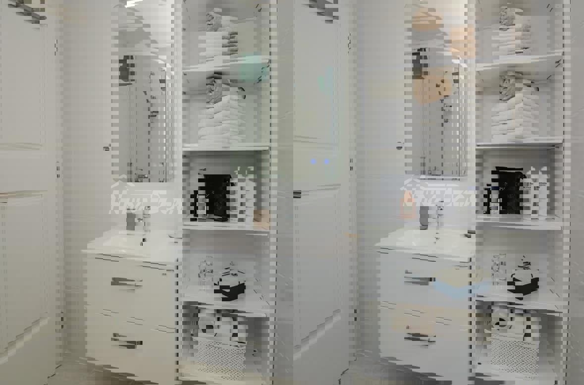 Palazzina con tre unità abitative, completamente attrezzata.