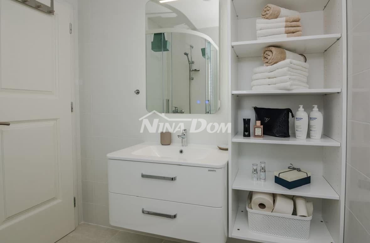 Palazzina con tre unità abitative, completamente attrezzata.