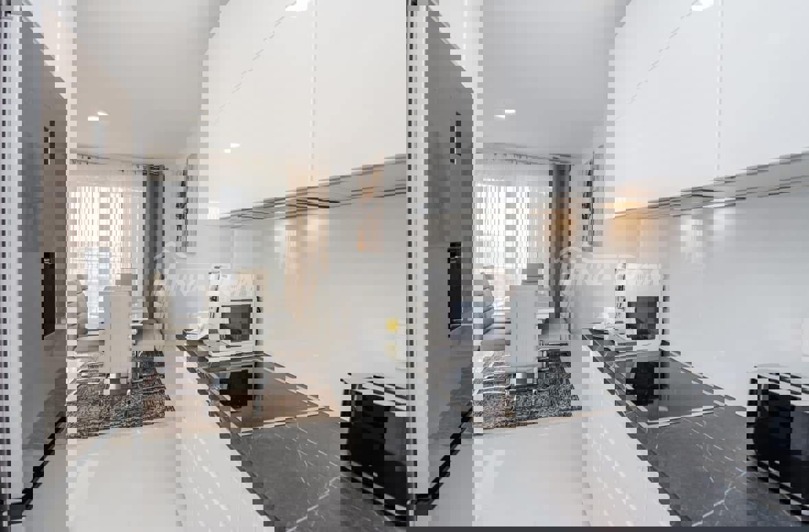 Palazzina con tre unità abitative, completamente attrezzata.