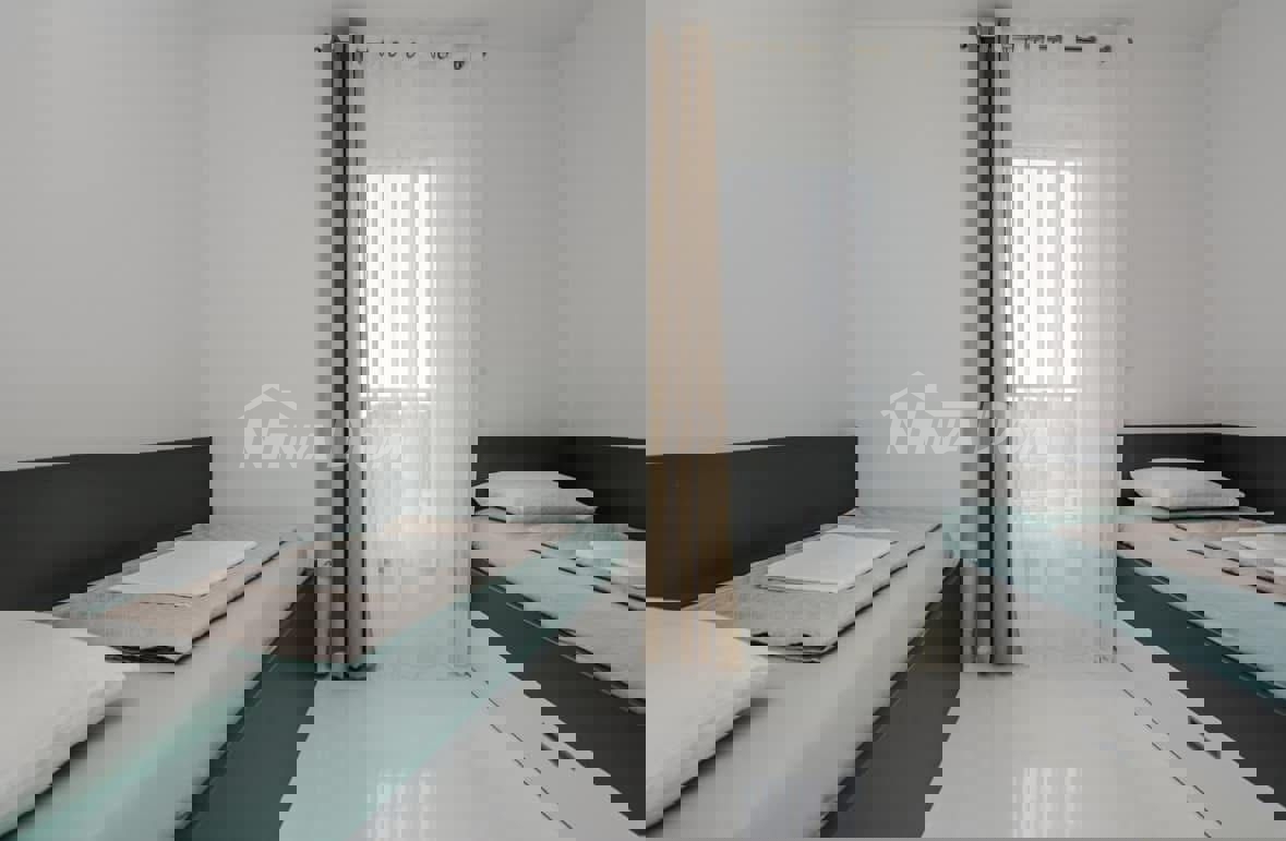 Palazzina con tre unità abitative, completamente attrezzata.