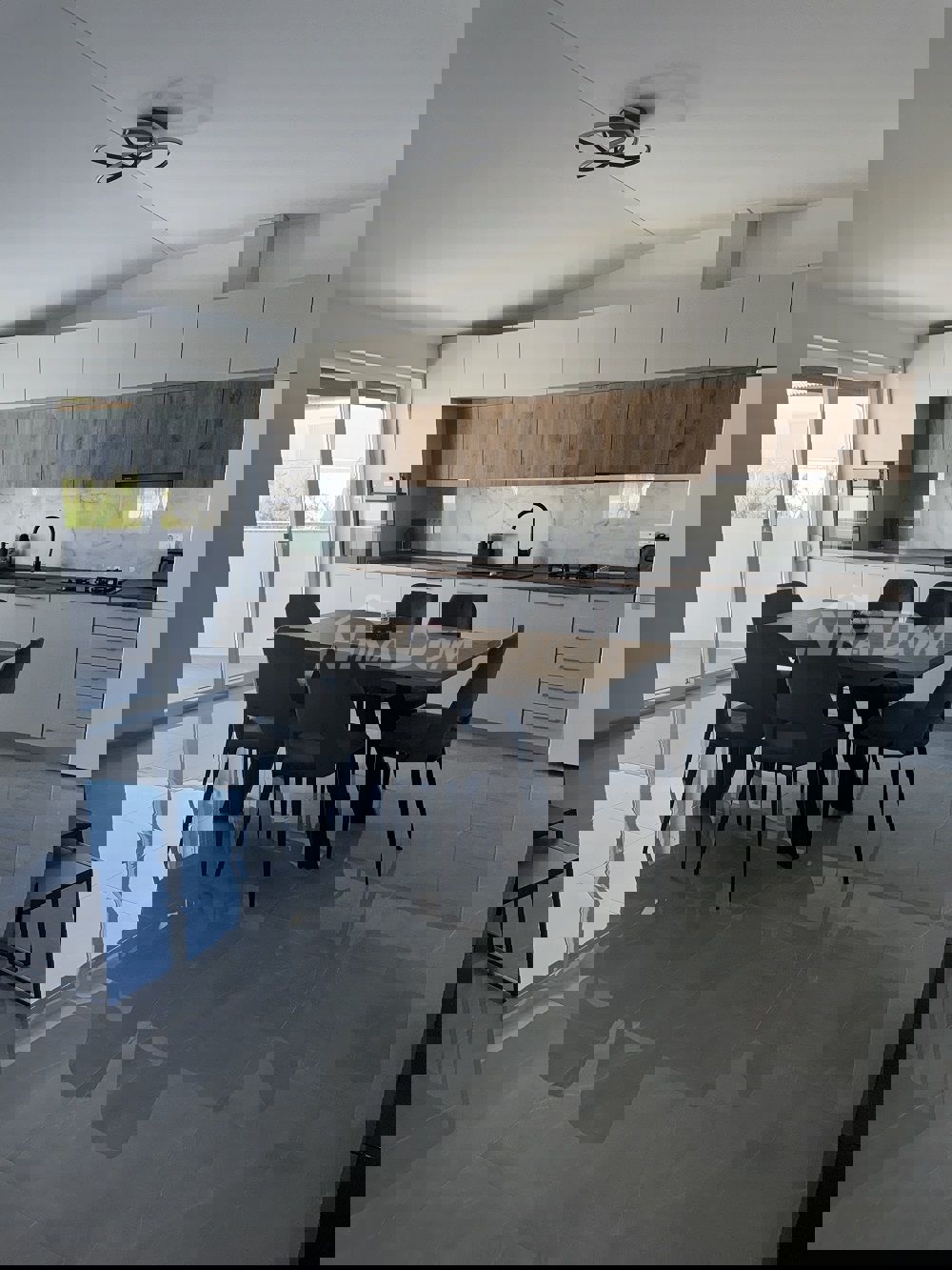 proprietà splendidamente decorata con vista sul mare aperto