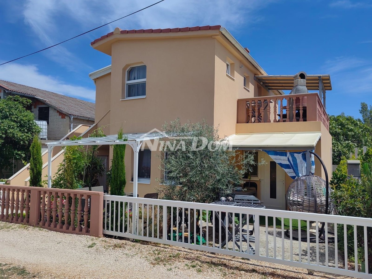 Proprietà familiare adatta sia per residenza occasionale che permanente