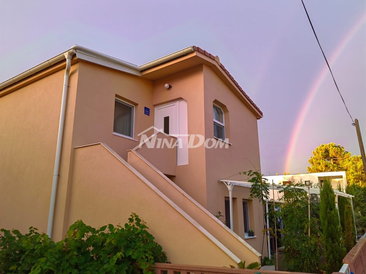 Proprietà familiare adatta sia per residenza occasionale che permanente