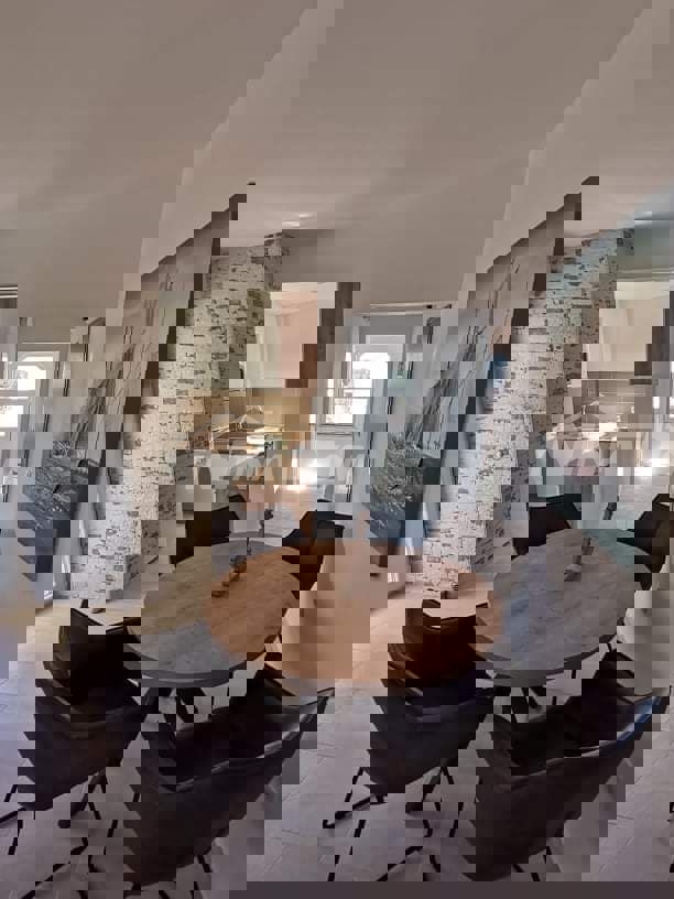 Proprietà familiare adatta sia per residenza occasionale che permanente