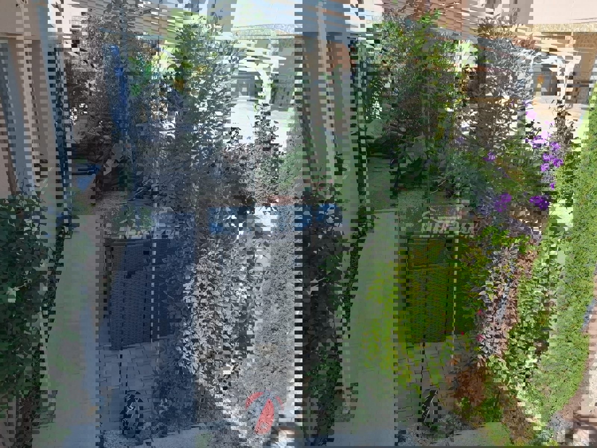 Proprietà familiare adatta sia per residenza occasionale che permanente