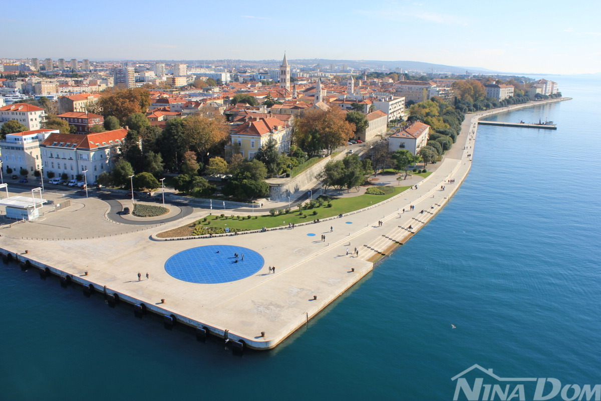 Zara centro storico – appartamento 2 camere, 1° piano, costruzione solida, zona tranquilla