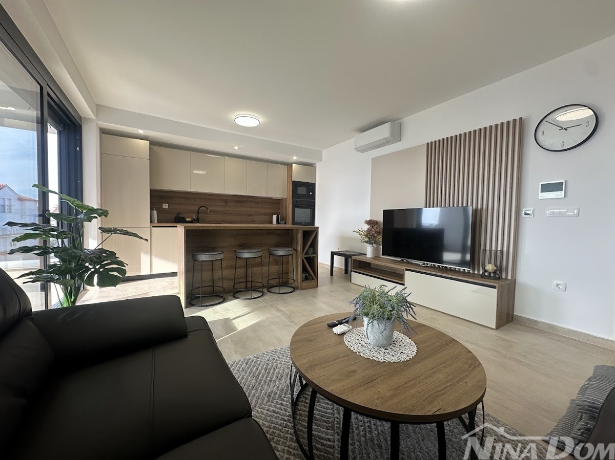 Appartamento di lusso con terrazza panoramica sul tetto a 50 m dal mare con vista su Zara e l’arcipelago