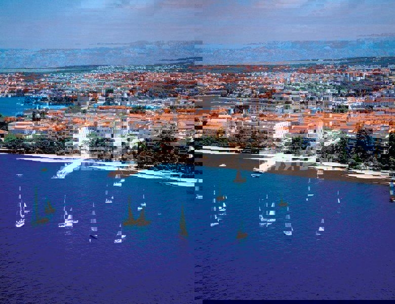 Terreno di 3015 m² in zona edificabile – necessaria la redazione del piano