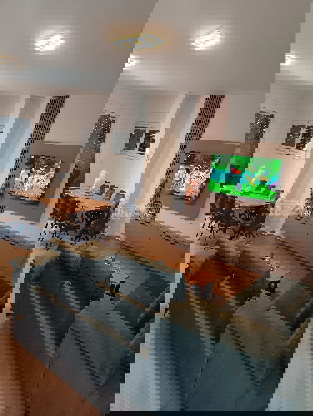 Villa splendidamente arredata a 80 metri dal mare, in posizione tranquilla.