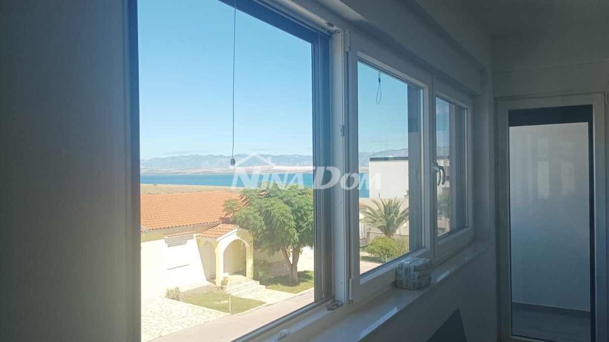 Villa splendidamente arredata a 80 metri dal mare, in posizione tranquilla.