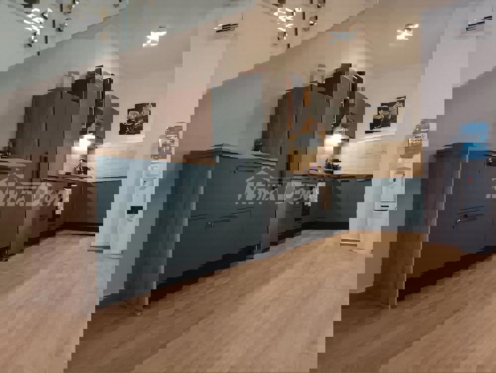 Villa splendidamente arredata a 80 metri dal mare, in posizione tranquilla.