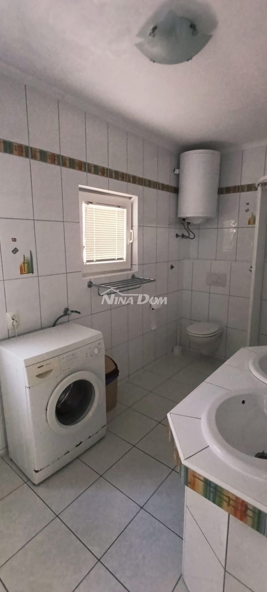 Lato sud a 90 metri dal mare condominio con giardino