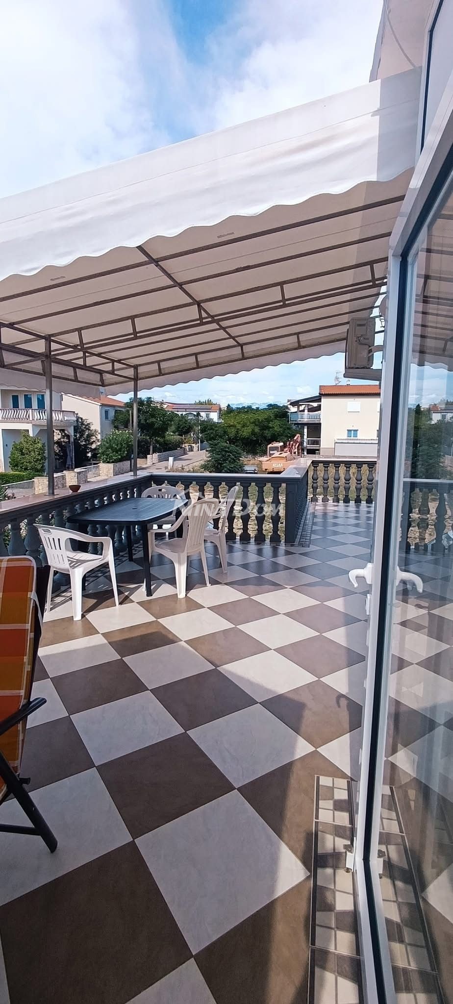 Lato sud a 90 metri dal mare condominio con giardino