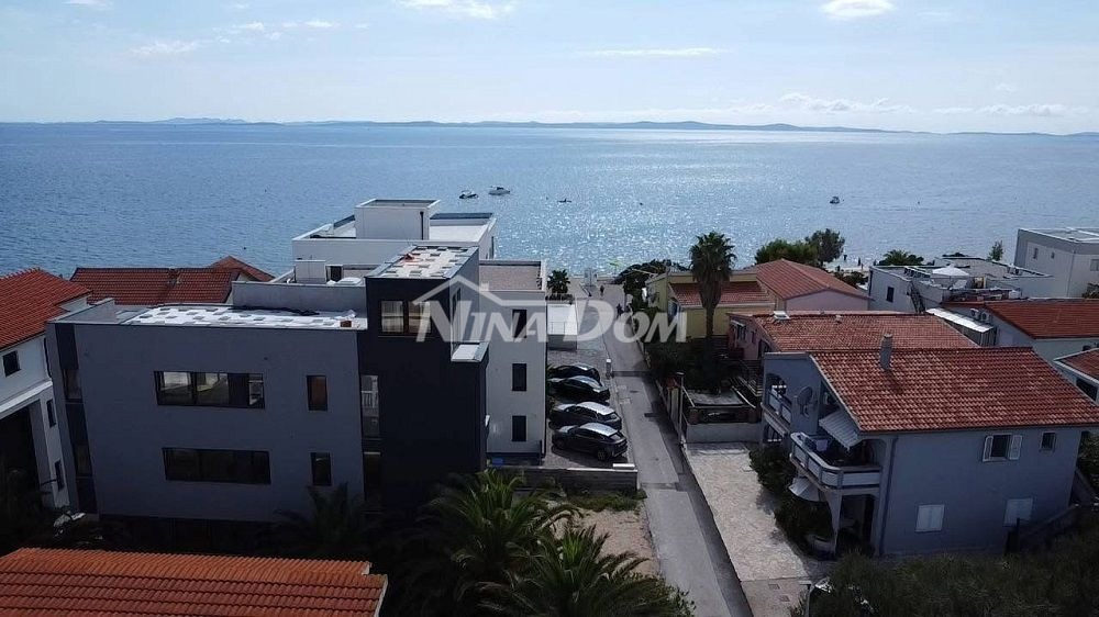 Lato sud a 90 metri dal mare condominio con giardino