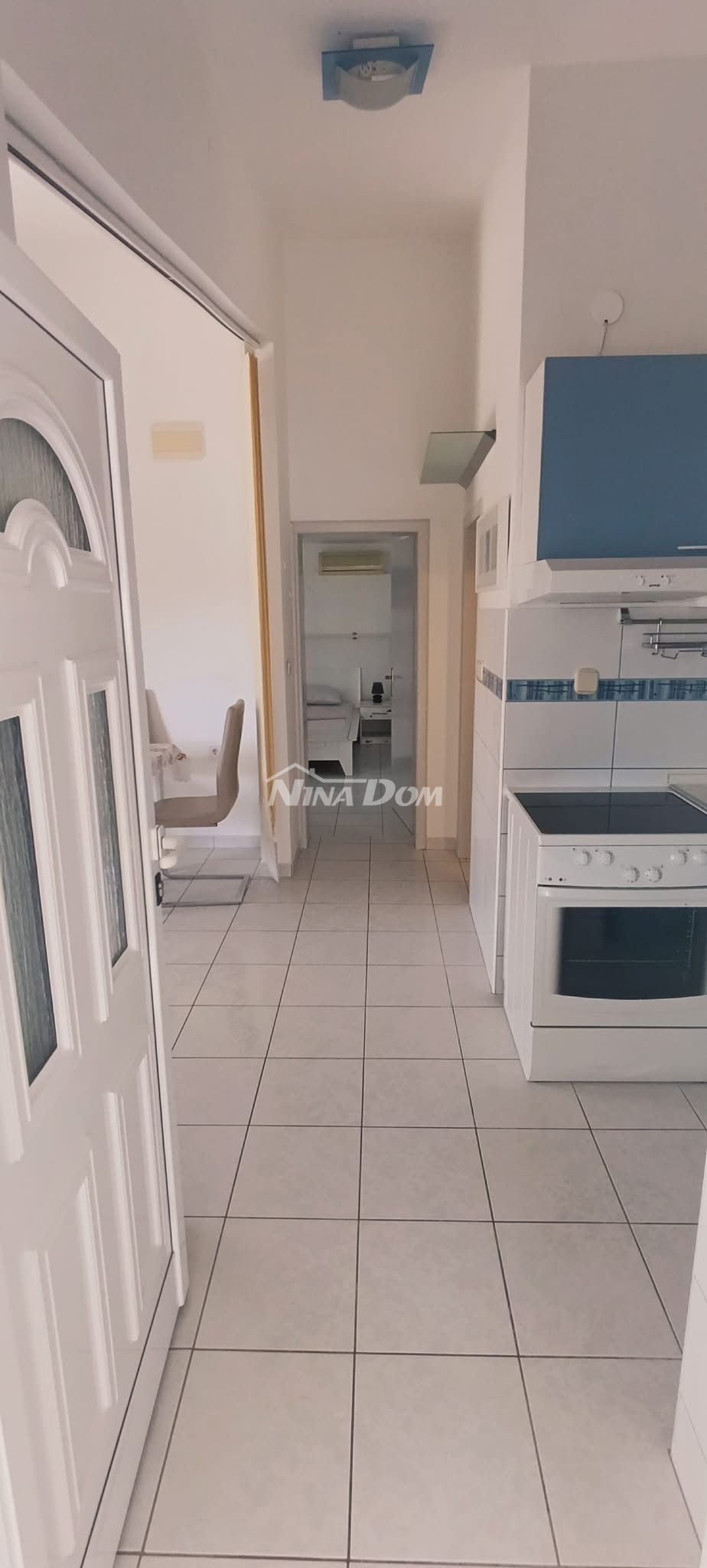 Lato sud a 90 metri dal mare condominio con giardino