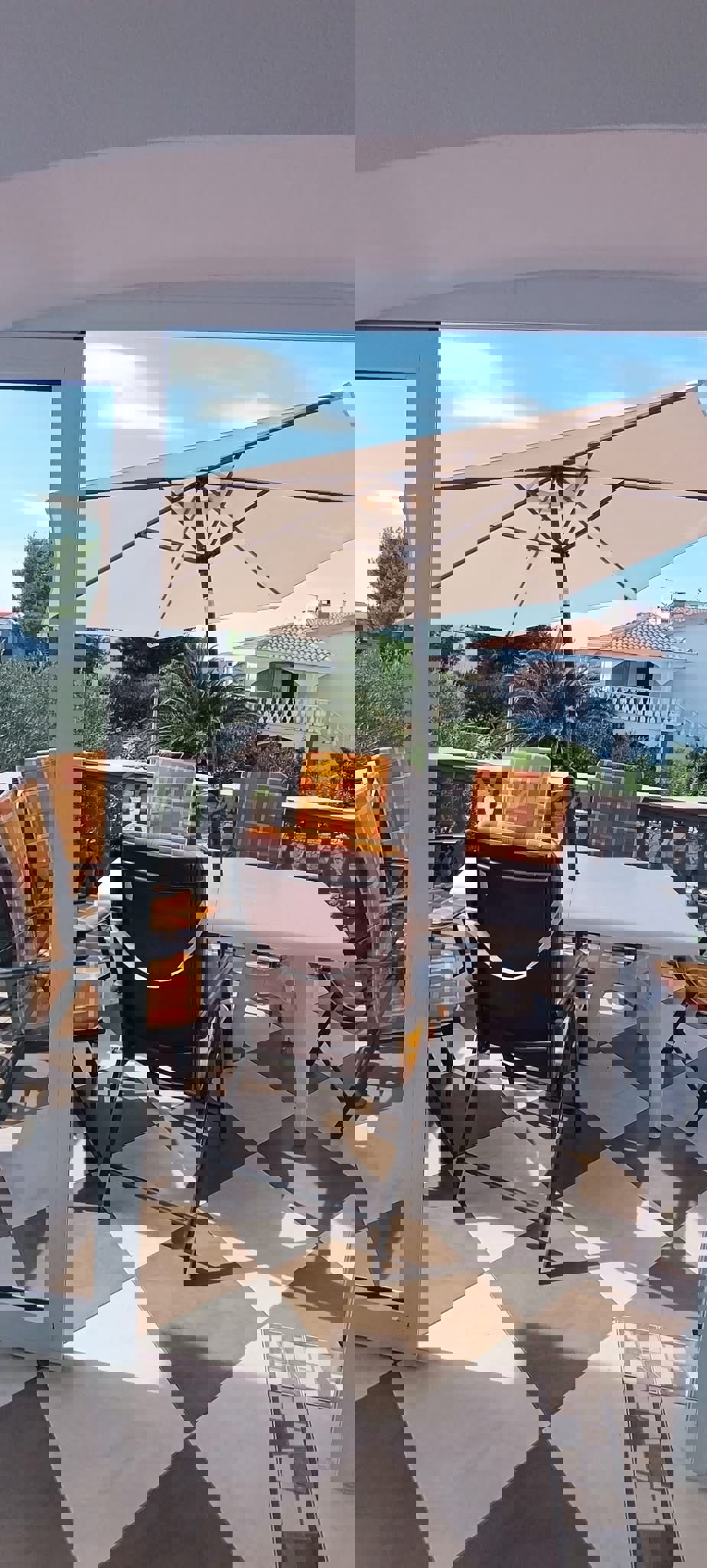 Lato sud a 90 metri dal mare condominio con giardino