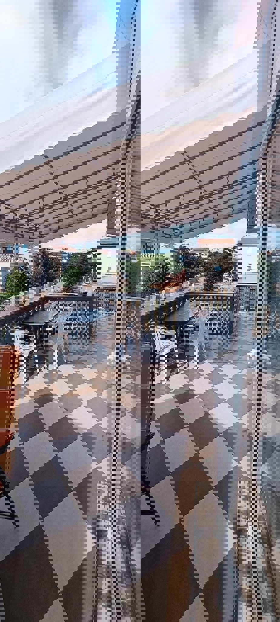 Lato sud a 90 metri dal mare condominio con giardino