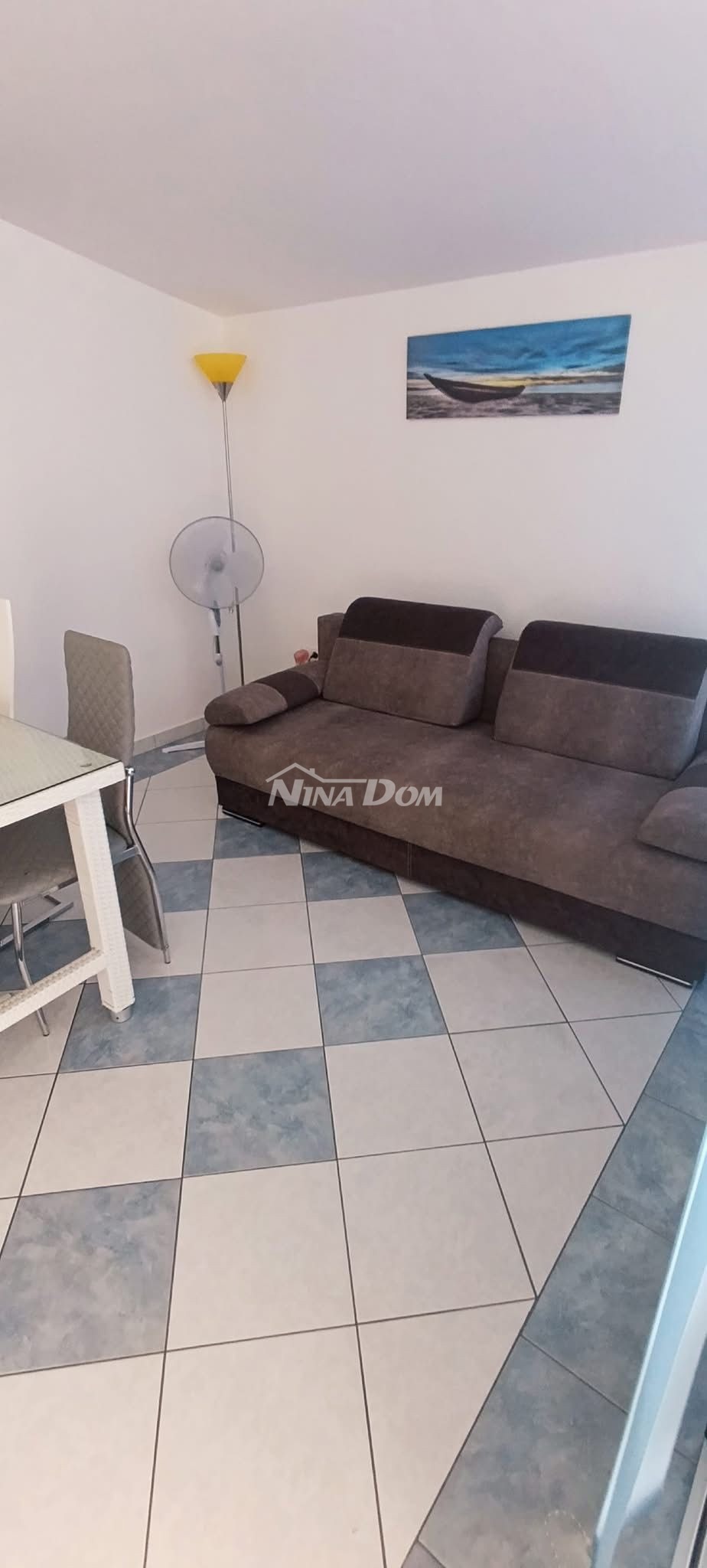 Lato sud a 90 metri dal mare condominio con giardino