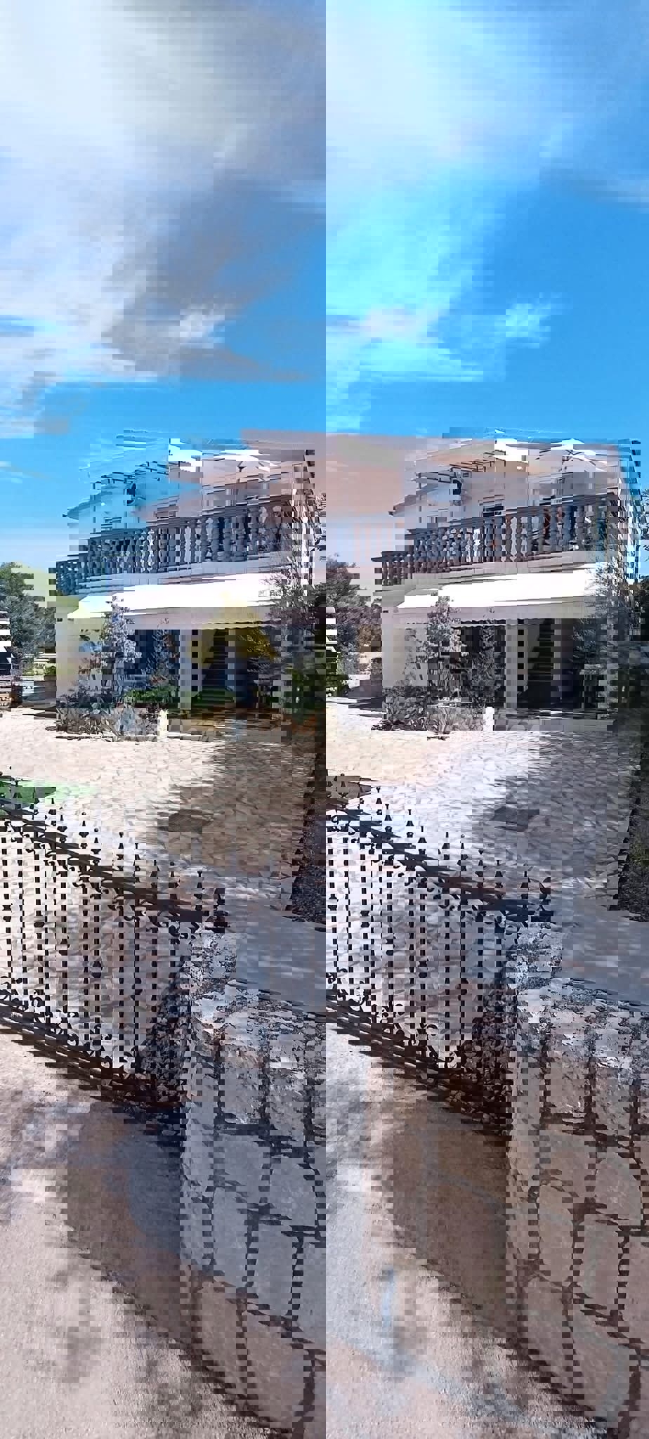 Lato sud a 90 metri dal mare condominio con giardino