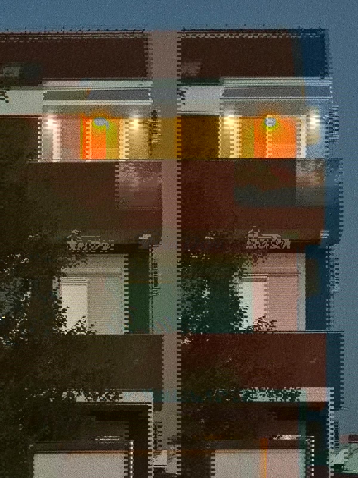 Appartamento in bella posizione con due posti auto e cantina.