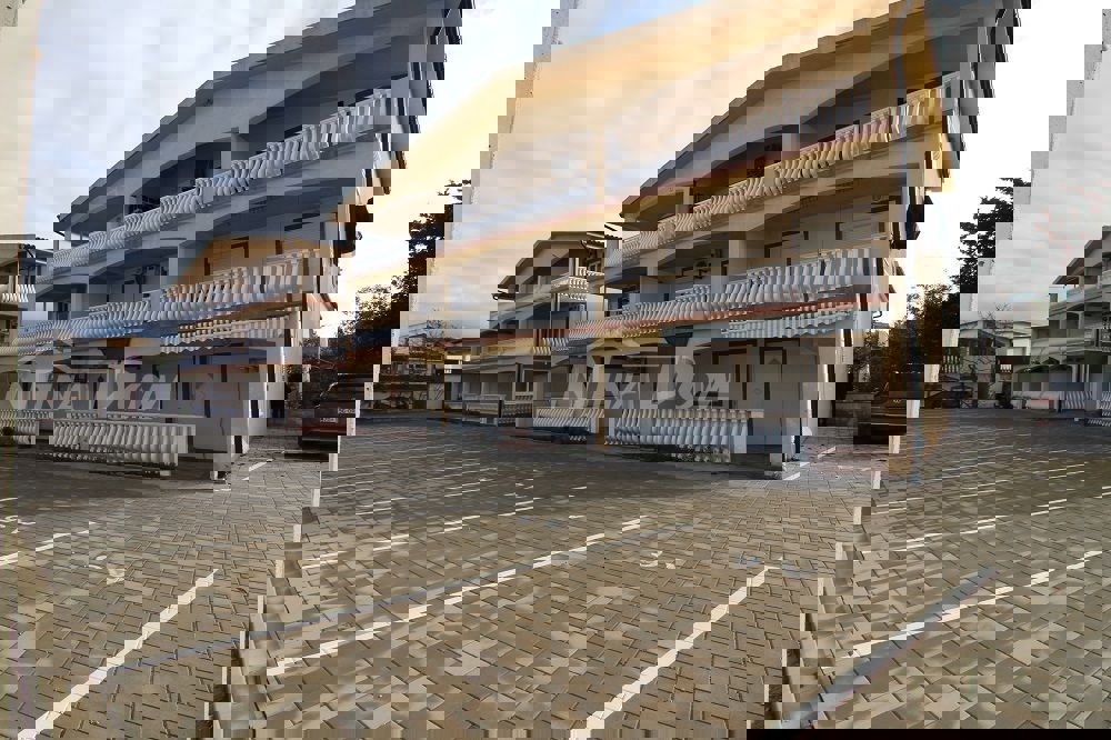 Appartamento al piano terra con due camere da letto a 80 metri dalla spiaggia