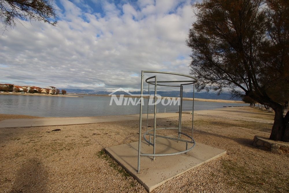 Appartamento al piano terra con due camere da letto a 80 metri dalla spiaggia