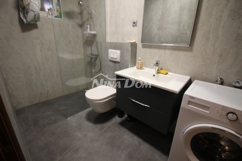 Appartamento al piano terra con due camere da letto a 80 metri dalla spiaggia