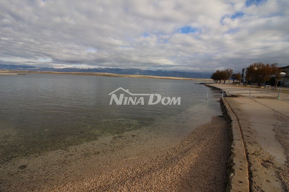 Appartamento al piano terra con due camere da letto a 80 metri dalla spiaggia