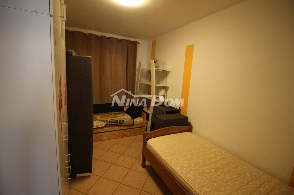 Appartamento al piano terra con due camere da letto a 80 metri dalla spiaggia