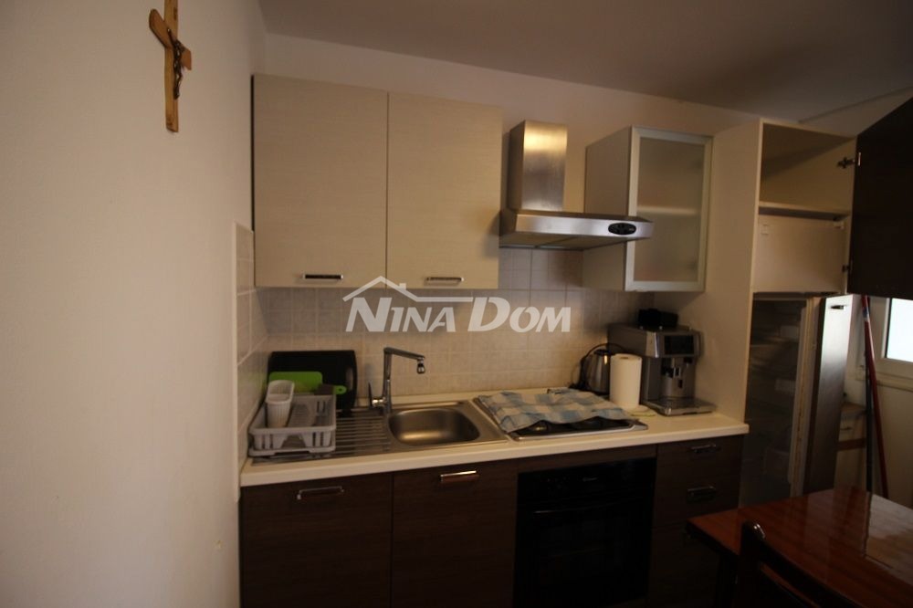 Appartamento al piano terra con due camere da letto a 80 metri dalla spiaggia