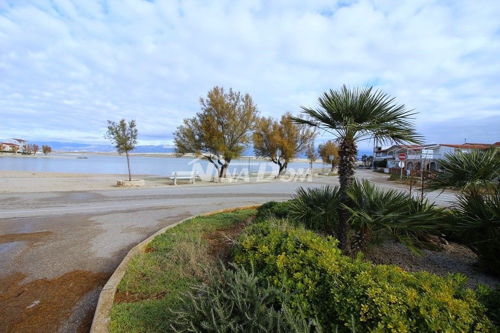 Appartamento al piano terra con due camere da letto a 80 metri dalla spiaggia