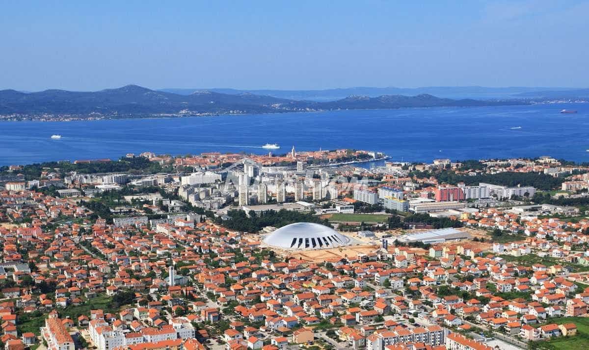 VIŠNJIK – Ampio Appartamento Duplex di 140 m² con Vista Città