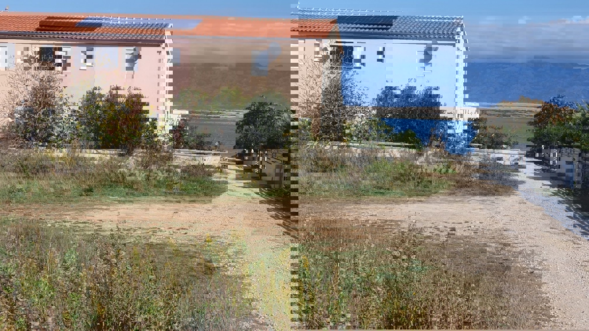 Terreno edificabile a 70 metri dal mare con splendida vista mare.