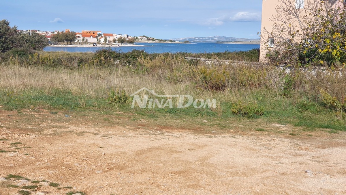 Terreno edificabile a 70 metri dal mare con splendida vista mare.