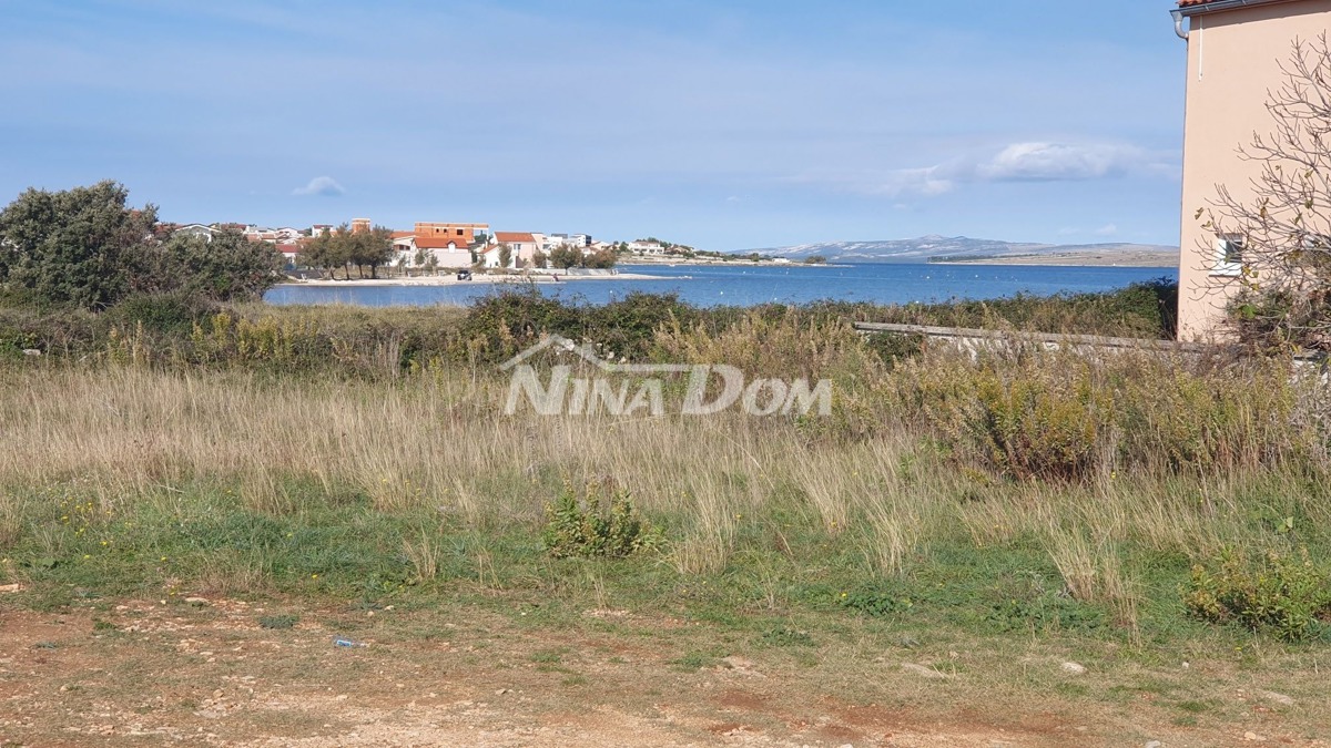 Terreno edificabile a 70 metri dal mare con splendida vista mare.