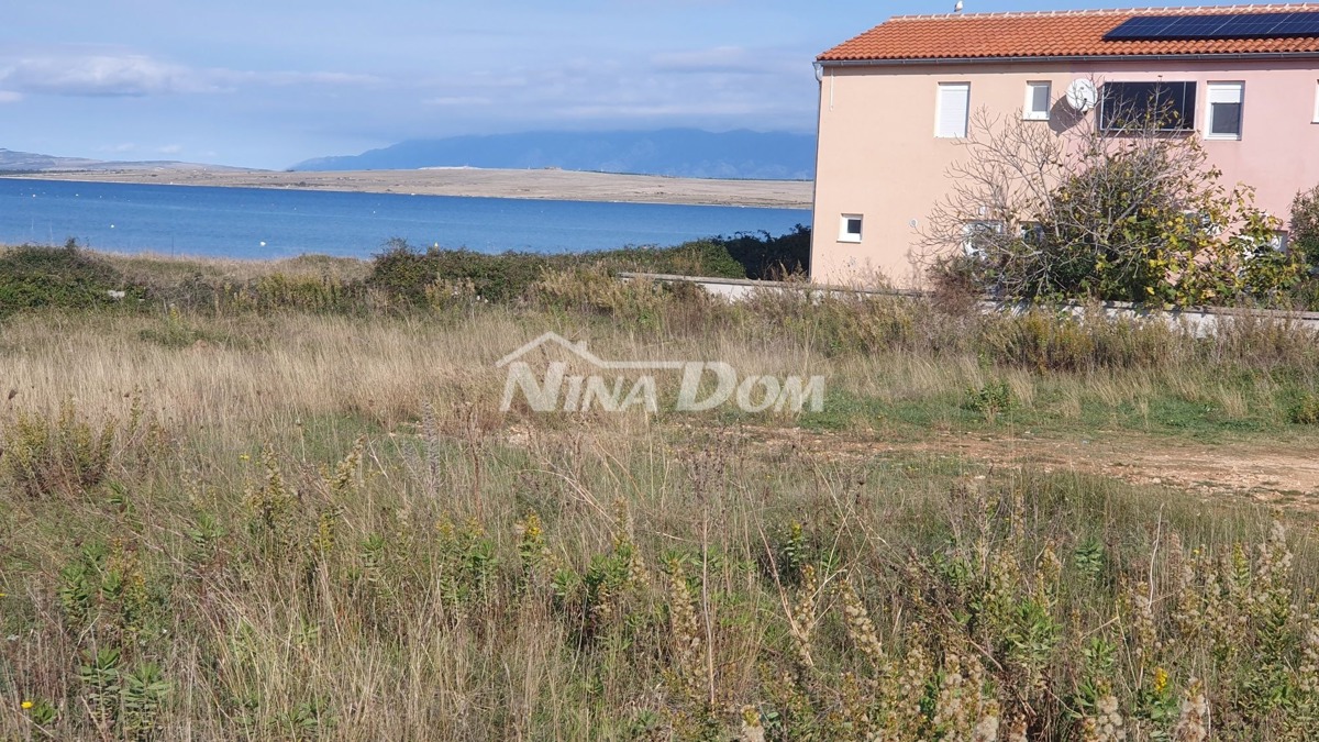Terreno edificabile a 70 metri dal mare con splendida vista mare.